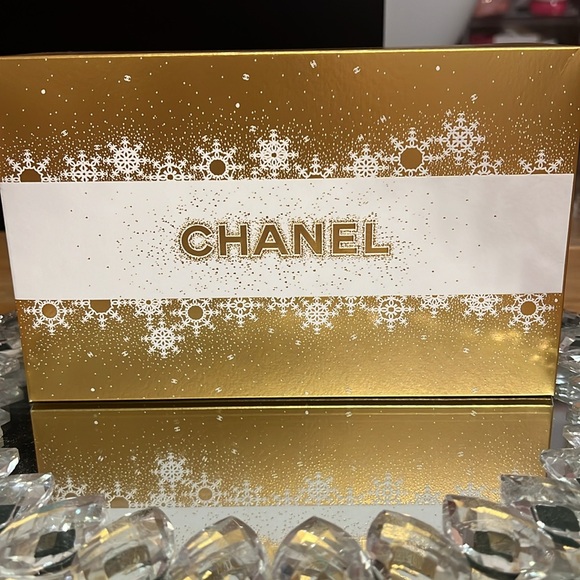 Chanel Moisture To Go Essentials Set - Picture 12 of 12